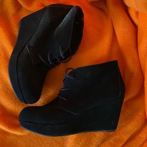 Aldo wedges